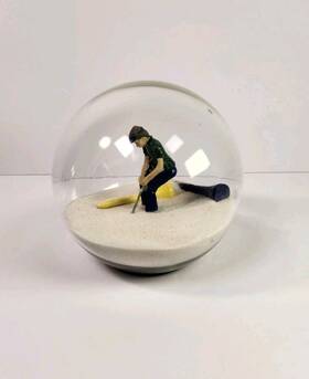 404-352-3415 Sandstar Productions Golf Paperweight Globe 12.3oz Sand Trap 4 Inch High Tees Decor