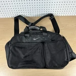 Nike Departure Golf Duffle Carry On Luggage Bag Travel Black Large TG0127-001. Fixed Price $55.21.
