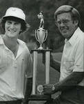 1981 Press Photo Brooks Suddeth, Getting Golf Trophy From Dave Smith, Vestivia. Fixed Price $24.99.