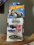 Hot Wheels Transformers Optimus Prime , Pass Go And Screamliner. Fixed Price $8.00.