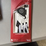 Juniors Zero Friction Left Hand Performance Compression-fit Golf Glove New. Fixed Price $10.00.